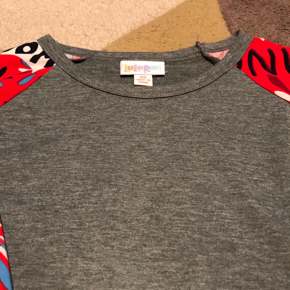 LulaRoe Randy T - Picture 3 of 3